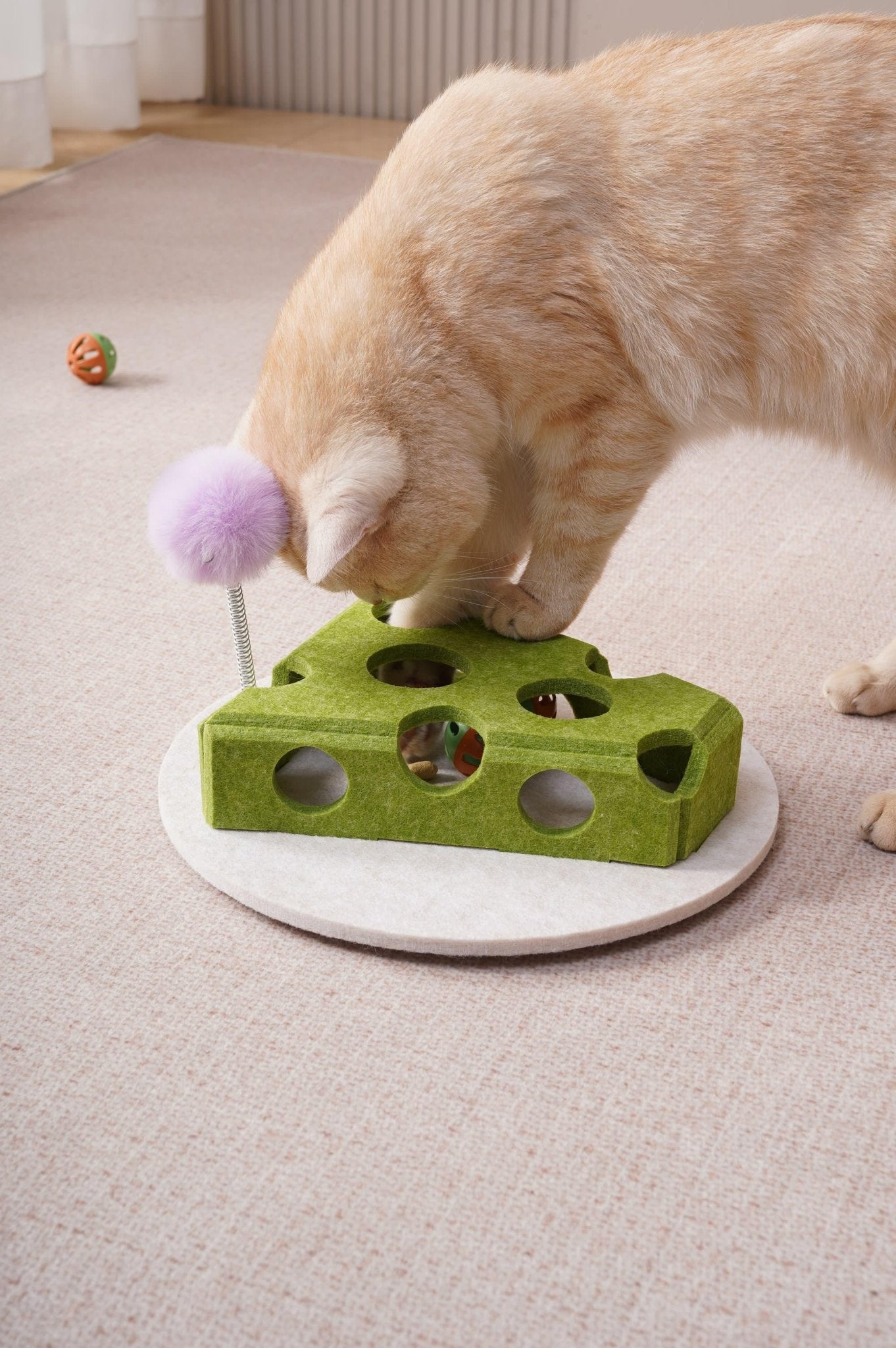 Cat Puzzle Toy With Ball And Spring - loaded Wand Felt Indoor Cat Toy Box Suction Cup Base Treat Puzzle Helps Cats Play Independently And Improves Their Intelligence. - Mascotitas