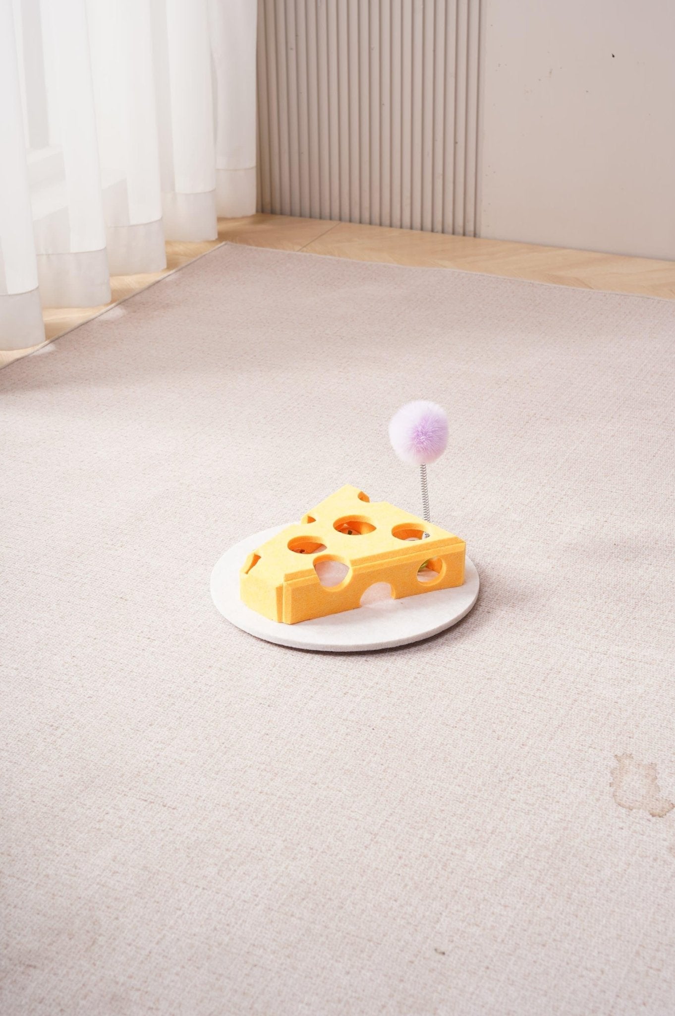 Cat Puzzle Toy With Ball And Spring - loaded Wand Felt Indoor Cat Toy Box Suction Cup Base Treat Puzzle Helps Cats Play Independently And Improves Their Intelligence. - Mascotitas